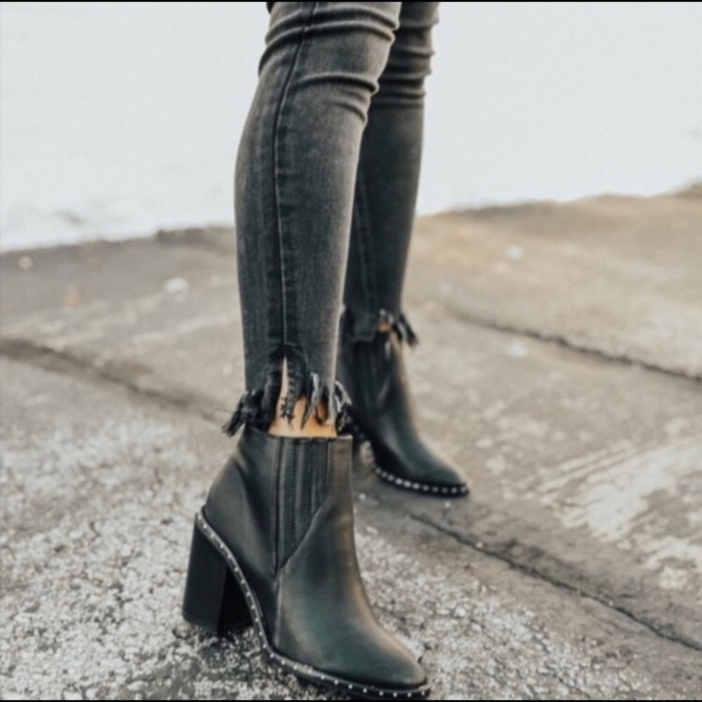 💕✨NEVER WORN✨💕 Black Studded Heeled Ankle Boots